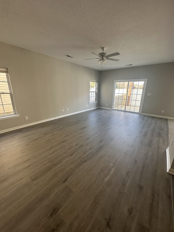 510 Lake Shore Dr in Surfside Beach, SC - Foto de edificio - Building Photo