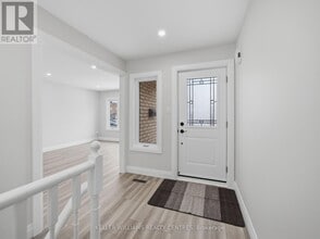 88 Townsend Ave in Bradford West Gwillimbury, ON - Building Photo - Building Photo