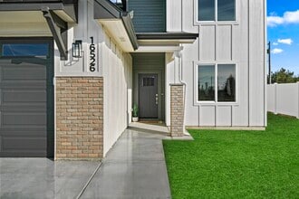 16542 Red Oak Dr in Nampa, ID - Building Photo - Building Photo