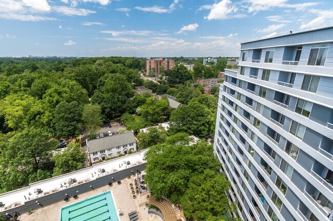 Lenox Park in Silver Spring, MD - Foto de edificio - Building Photo