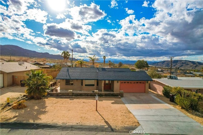 6796 Pine Spring Ave in Twentynine Palms, CA - Building Photo - Building Photo