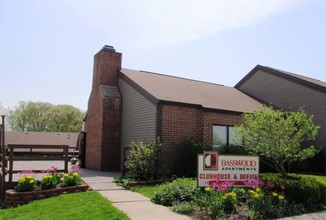 Basswood Apartments in Bloomington, IN - Foto de edificio - Building Photo