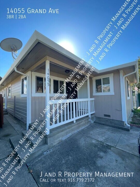 14055 Grand Ave in Walnut Grove, CA - Building Photo