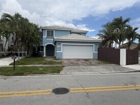 15703 SW 90th Terrace in Miami, FL - Building Photo