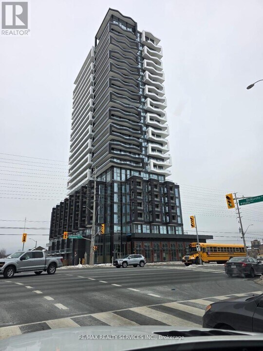 260 Malta Ave. in Brampton, ON - Building Photo