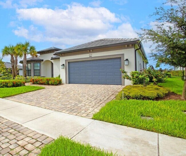 4527 Blessed Place Dr in Oakland Park, FL - Building Photo - Building Photo