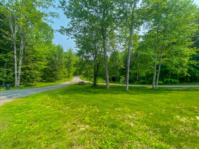 10 Dumas Dr in Augusta, ME - Foto de edificio - Building Photo