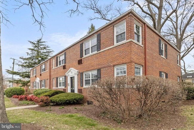 property at 235 N George Mason Dr