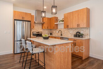 479 E Violets Cv Ln in Garden City, ID - Building Photo - Building Photo