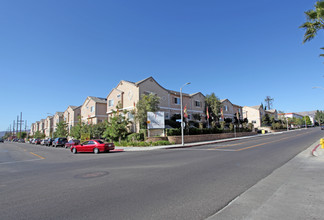 Vantaggio Townhomes in Northridge, CA - Building Photo - Building Photo