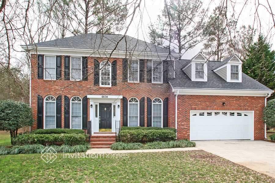6604 Fairhope Ct in Charlotte, NC - Building Photo