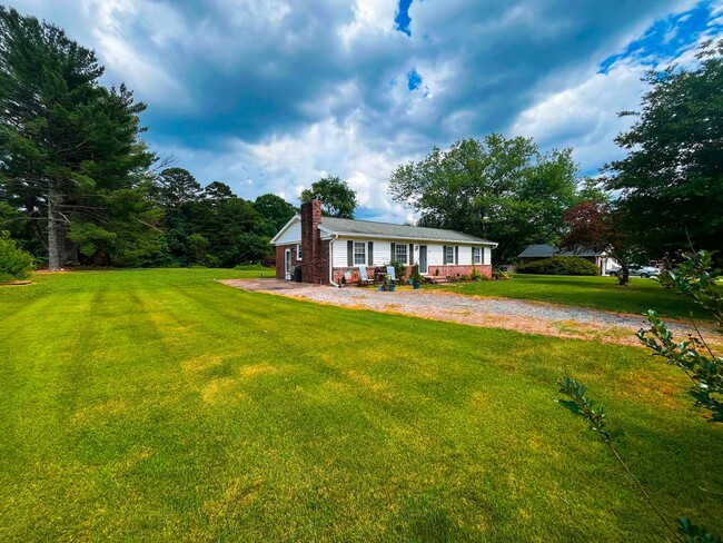 801 Quail Meadow Ln in Colfax, NC - Building Photo - Building Photo