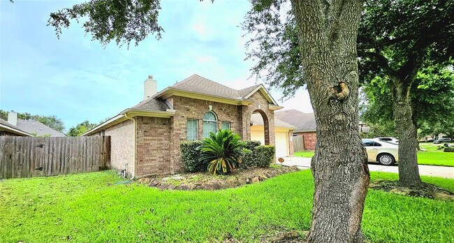 10203 Chestnut Creek Way-Unit -4079-7 in Pearland, TX - Building Photo - Building Photo