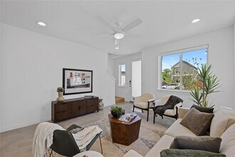 1200 Sarabeth Way in Austin, TX - Building Photo - Building Photo