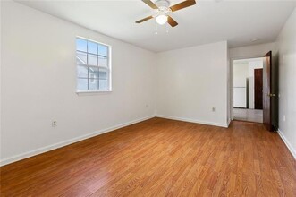 811 Tricou St in New Orleans, LA - Foto de edificio - Building Photo