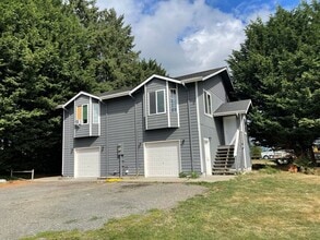 5733 91st Ave NE in Lake Stevens, WA - Building Photo - Building Photo