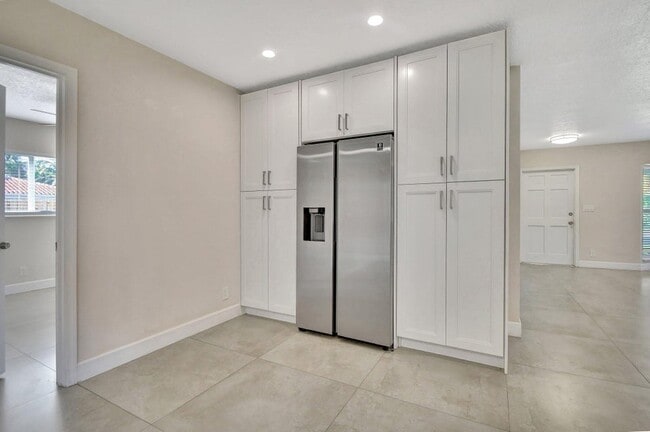1060 NW 6th Ter in Boca Raton, FL - Building Photo - Building Photo