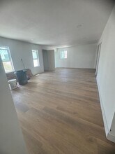 516 W 109th St in Los Angeles, CA - Building Photo - Building Photo