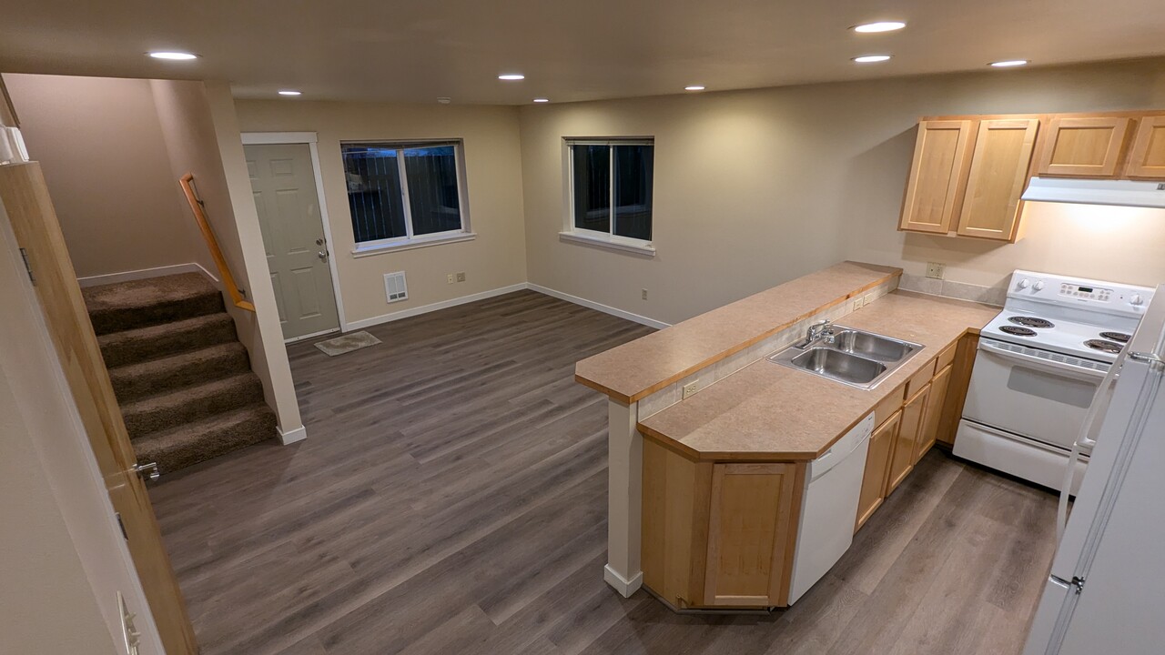 5863 Cedar St in Ferndale, WA - Building Photo