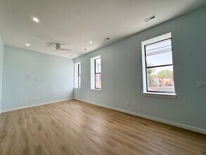 517 Gillis St in Kansas City, MO - Building Photo - Building Photo