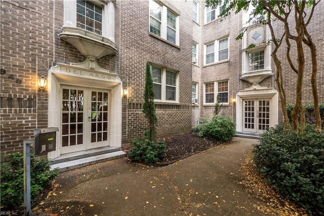 940 Gates Ave in Norfolk, VA - Foto de edificio - Building Photo