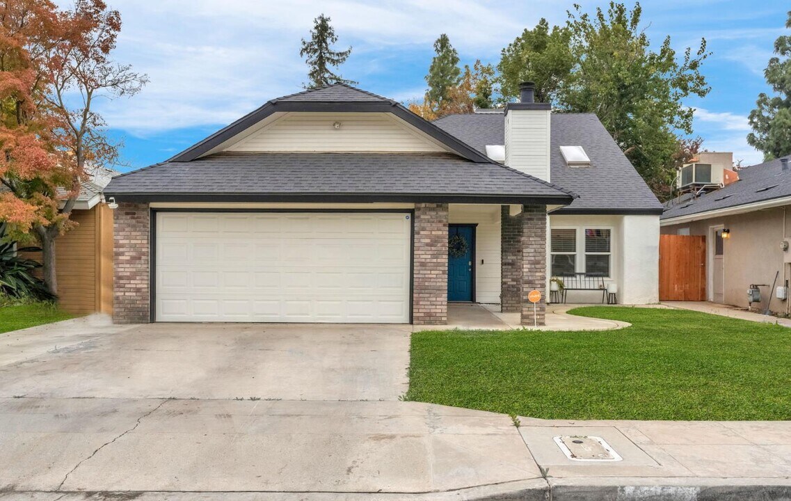 3656 W Harvard Ave in Fresno, CA - Building Photo