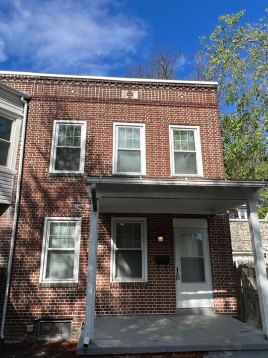 2336 Penn St in Harrisburg, PA - Building Photo