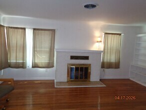 851 W Newgrove St in Lancaster, CA - Building Photo - Building Photo