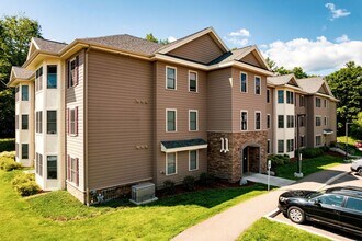 379 Autumn Pond Way in Essex Junction, VT - Building Photo - Building Photo