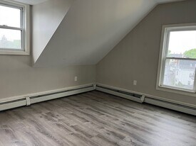9 Balcomb St, Unit 2 in Salem, MA - Building Photo