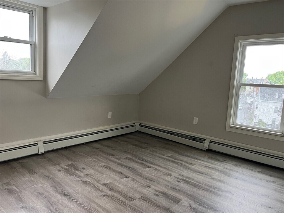9 Balcomb St, Unit 2 in Salem, MA - Building Photo