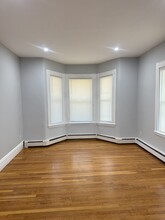 324 Granite St, Unit A in Quincy, MA - Foto de edificio - Building Photo