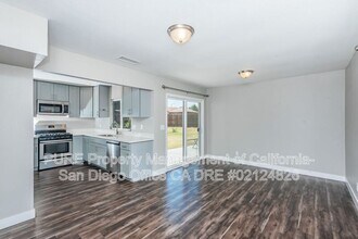 113 Madison St in Oceanside, CA - Building Photo - Building Photo