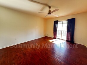 8036 Bayou Fountain Ave in Baton Rouge, LA - Foto de edificio - Building Photo