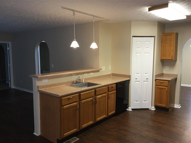 109 Longwood Dr in Etna, OH - Foto de edificio - Building Photo