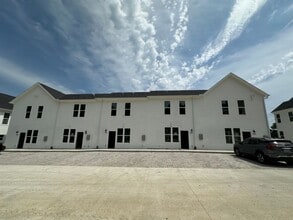 520 Paragon Mills Rd in Nashville, TN - Building Photo - Building Photo