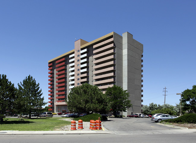 Azteca Apartments in Pueblo, CO - Building Photo - Building Photo