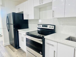 1600 NW 7th Ct in Miami, FL - Building Photo - Building Photo