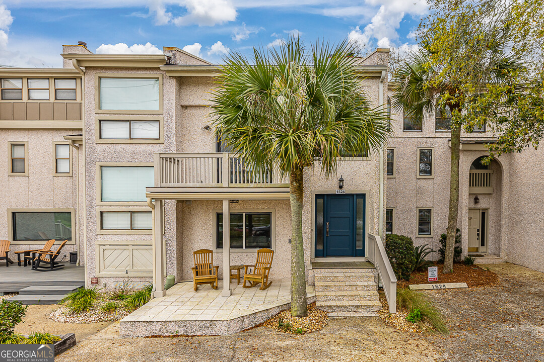 1524 Ocean Blvd in St. Simons Island, GA - Building Photo