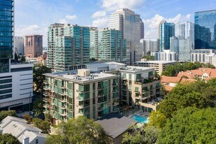 905 Juniper St NE in Atlanta, GA - Building Photo