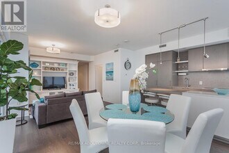 88 Harbour St in Toronto, ON - Building Photo - Building Photo