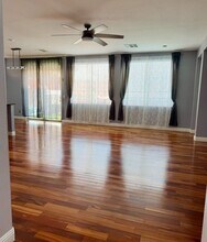 9224 Longhorn Falls Ct in Las Vegas, NV - Building Photo - Building Photo