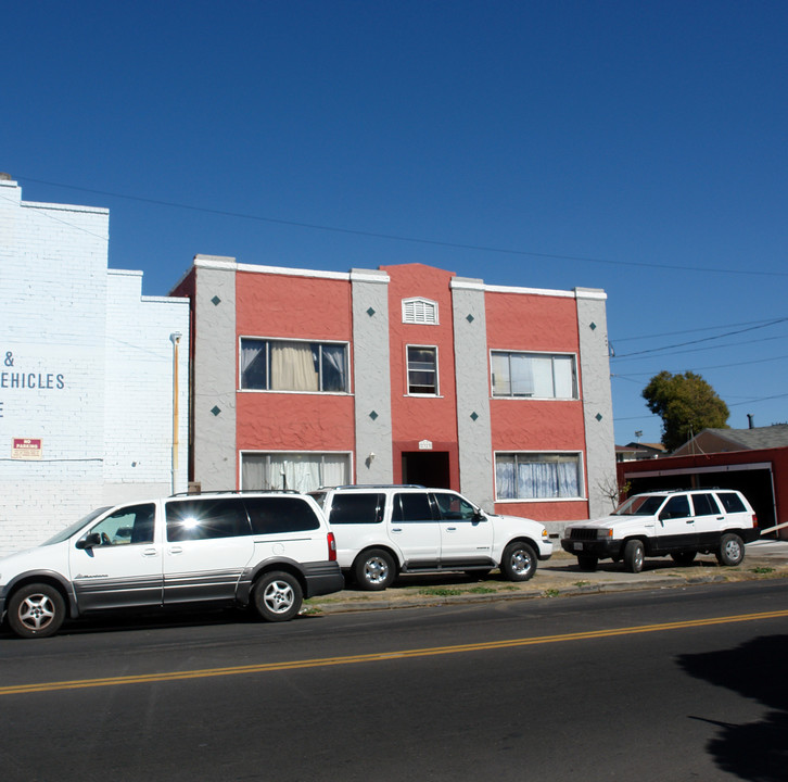 2323 Rheem Ave in Richmond, CA - Foto de edificio