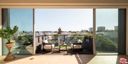 8899 Beverly Blvd in West Hollywood, CA - Building Photo - Building Photo