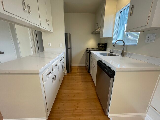 1172 Saranap Ave, Unit 38B in Walnut Creek, CA - Building Photo - Building Photo