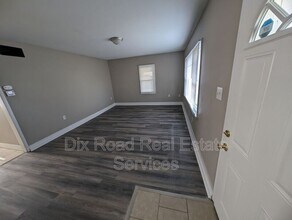 1047 Lexington Ave in Xenia, OH - Building Photo - Building Photo