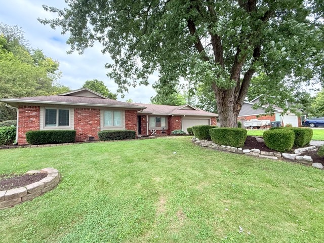 613 Covered Bridge Rd in Greenwood, IN - Building Photo
