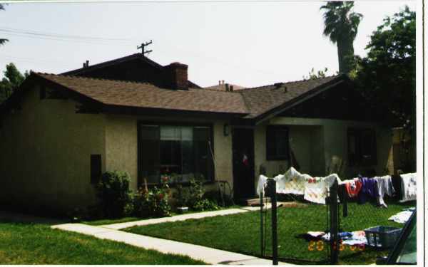 1922 S Park Ave in Pomona, CA - Building Photo