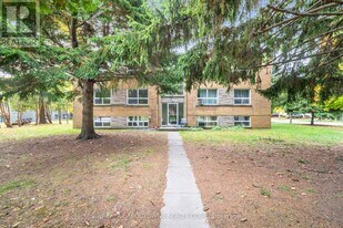 2144 Lilnan Ct in Burlington, ON - Building Photo