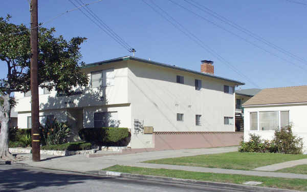 4059 W 142nd St in Hawthorne, CA - Foto de edificio - Building Photo